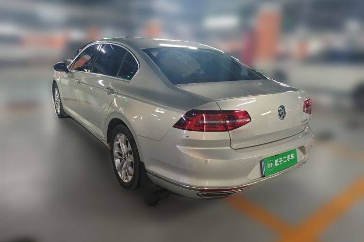 Used Volkswagen Magotan 2018 330TSI DSG Luxury Model Rear Left 45 Deg
