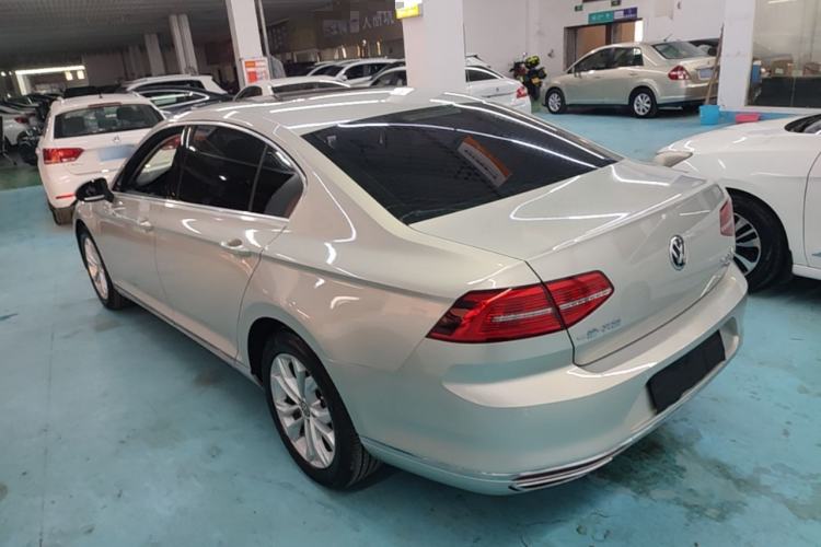 Used Volkswagen Magotan 2018 Facelift 330TSI DSG Luxury Model Rear Left 45 Deg
