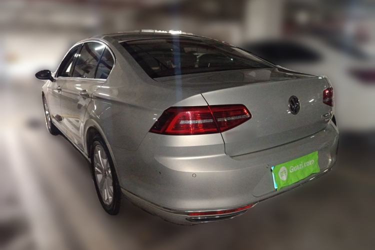 Used Volkswagen Magotan 2018 330TSI DSG Luxury Model Rear Left 45 Deg