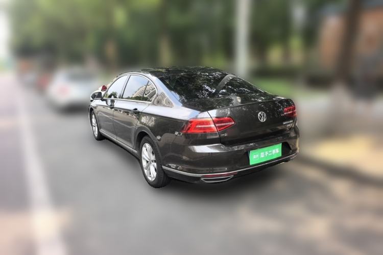 Used Volkswagen Magotan 2018 330TSI DSG Luxury Model Rear Left 45 Deg