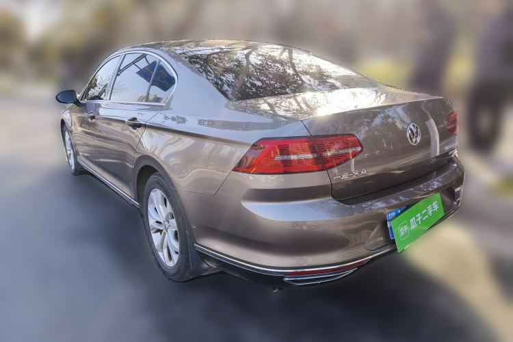 Used Volkswagen Magotan 2018 330TSI DSG Luxury Model Rear Left 45 Deg