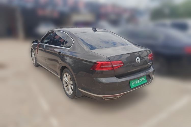 Used Volkswagen Magotan 2018 330TSI DSG Luxury Model Rear Left 45 Deg