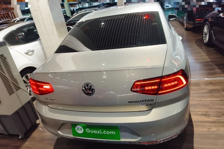 Used Volkswagen Magotan 2018 Facelift 330TSI DSG Luxury Model Rear