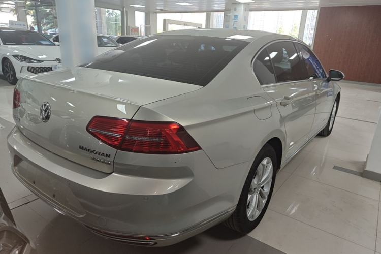 Used Volkswagen Magotan 2018 Facelift 330TSI DSG Luxury Model Rear Right 45 Deg