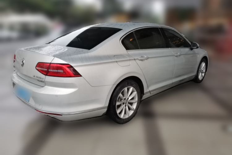 Used Volkswagen Magotan 2018 330TSI DSG Advanced Model Rear Right 45 Deg