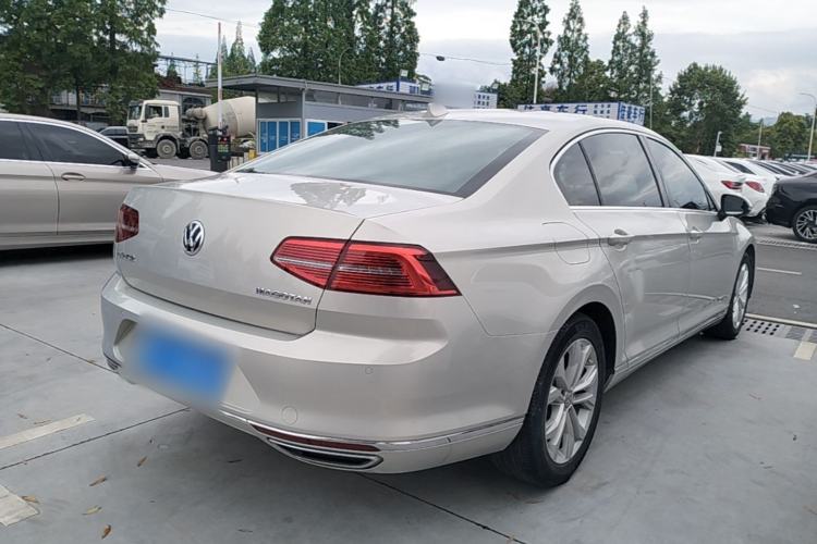 Used Volkswagen Magotan 2018 Facelift 330TSI DSG Luxury Model Rear Right 45 Deg