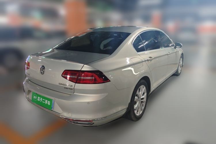 Used Volkswagen Magotan 2018 330TSI DSG Luxury Model Rear Right 45 Deg
