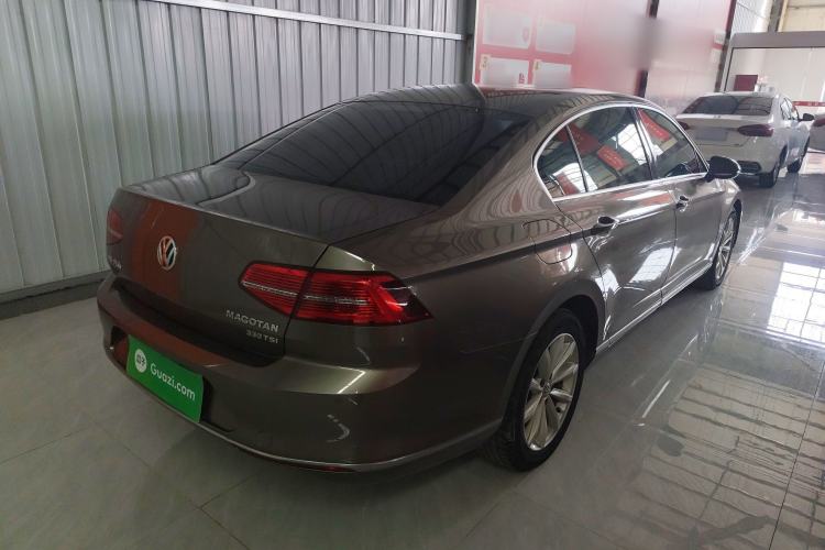 Used Volkswagen Magotan 2018 330TSI DSG Advanced Model Rear Right 45 Deg