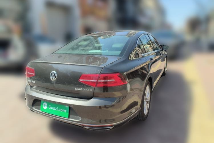 Used Volkswagen Magotan 2018 330TSI DSG Luxury Model Rear Right 45 Deg
