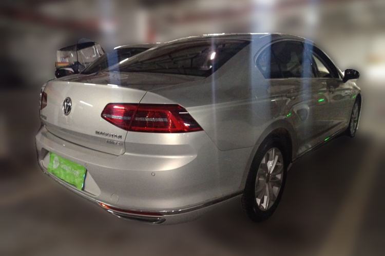 Used Volkswagen Magotan 2018 330TSI DSG Luxury Model Rear Right 45 Deg