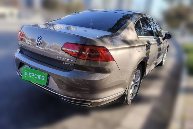 Used Volkswagen Magotan 2018 330TSI DSG Luxury Model Rear Right 45 Deg