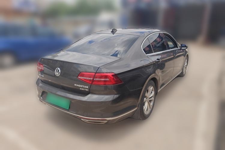 Used Volkswagen Magotan 2018 330TSI DSG Luxury Model Rear Right 45 Deg