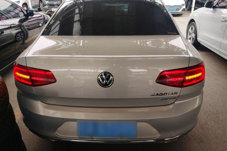 Used Volkswagen Magotan 2018 330TSI DSG Luxury Model Rear