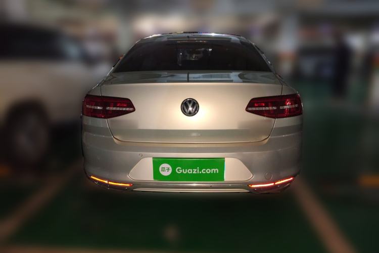 Used Volkswagen Magotan 2018 Facelift 330TSI DSG Luxury Model Rear
