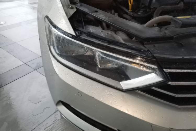 Used Volkswagen Magotan 2018 330TSI DSG Advanced Model Right Front Headlight