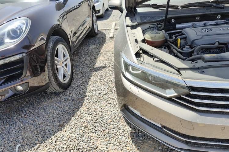 Used Volkswagen Magotan 2018 330TSI DSG Luxury Model Right Front Headlight