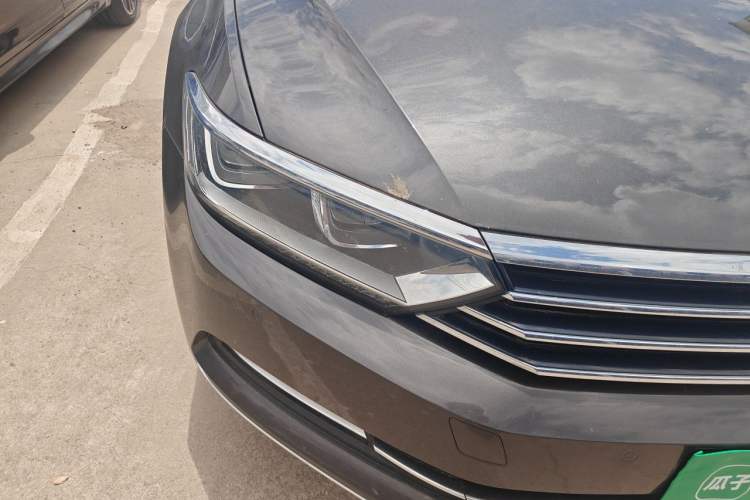 Used Volkswagen Magotan 2018 330TSI DSG Luxury Model Right Front Headlight