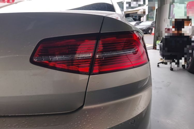 Used Volkswagen Magotan 2018 Facelift 330TSI DSG Luxury Model Right Rear Taillight