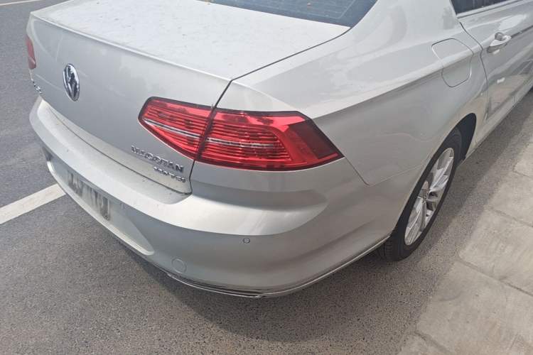 Used Volkswagen Magotan 2018 Facelift 330TSI DSG Luxury Model Right Rear Taillight