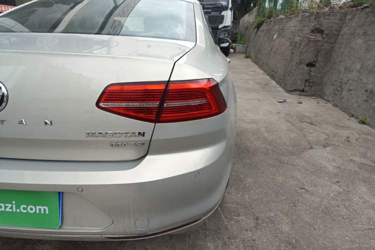 Used Volkswagen Magotan 2018 330TSI DSG Advanced Model Right Rear Taillight
