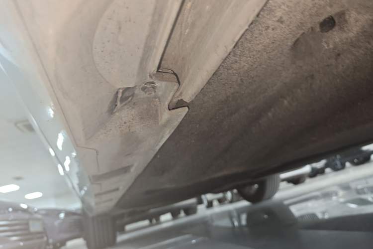 Used Volkswagen Magotan 2018 Facelift 330TSI DSG Luxury Model Right Side Sill