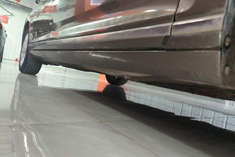 Used Volkswagen Magotan 2018 330TSI DSG Advanced Model Right Side Sill