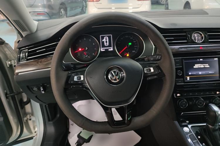 Used Volkswagen Magotan 2018 Facelift 330TSI DSG Luxury Model Steering Wheel
