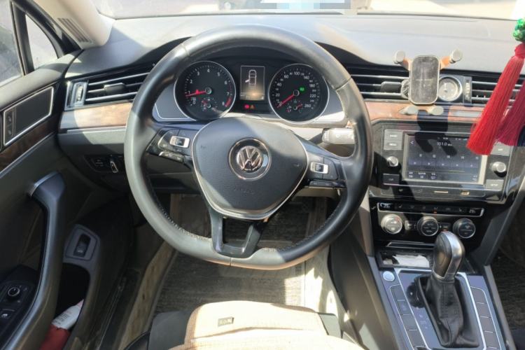 Used Volkswagen Magotan 2018 330TSI DSG Luxury Model Steering Wheel