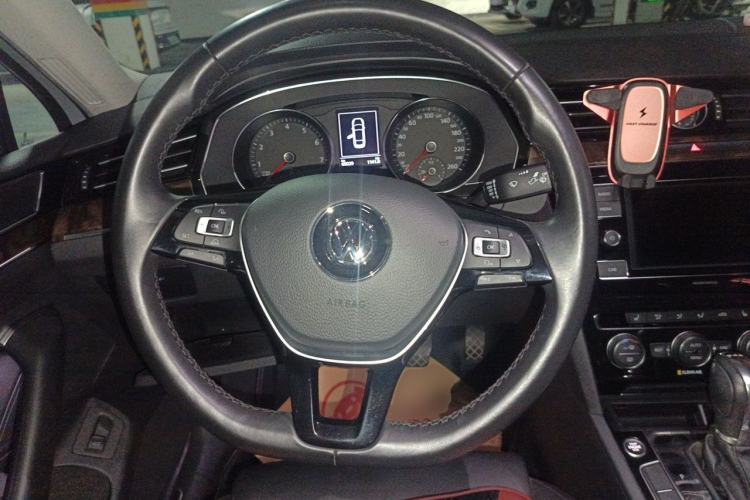 Used Volkswagen Magotan 2018 330TSI DSG Luxury Model Steering Wheel