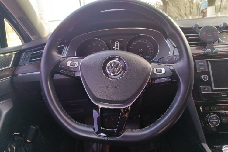 Used Volkswagen Magotan 2018 330TSI DSG Luxury Model Steering Wheel