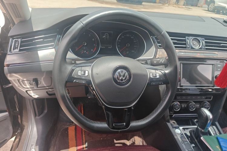 Used Volkswagen Magotan 2018 330TSI DSG Luxury Model Steering Wheel