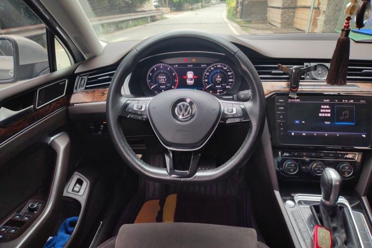 Used Volkswagen Magotan 2018 380TSI DSG Prestige Model Steering Wheel