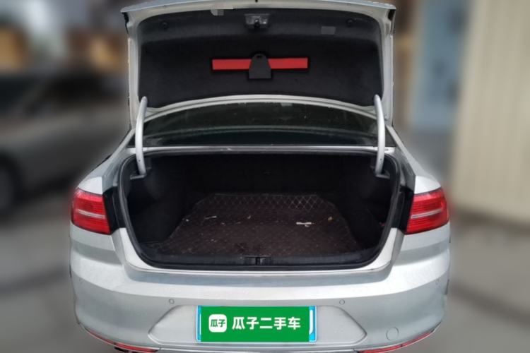 Used Volkswagen Magotan 2018 330TSI DSG Advanced Model Trunk