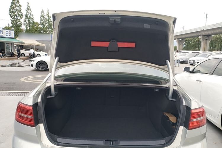 Used Volkswagen Magotan 2018 Facelift 330TSI DSG Luxury Model Trunk