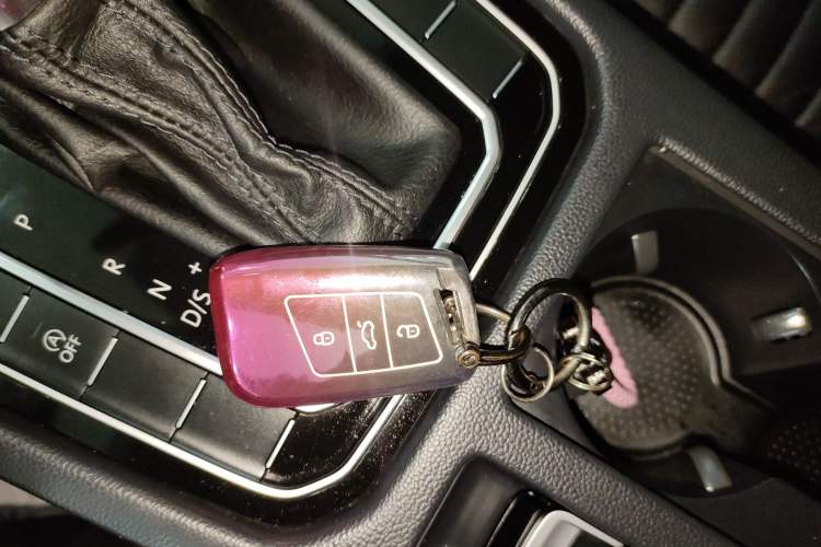 Used Volkswagen Magotan 2018 330TSI DSG Advanced Model Vehicle Key
