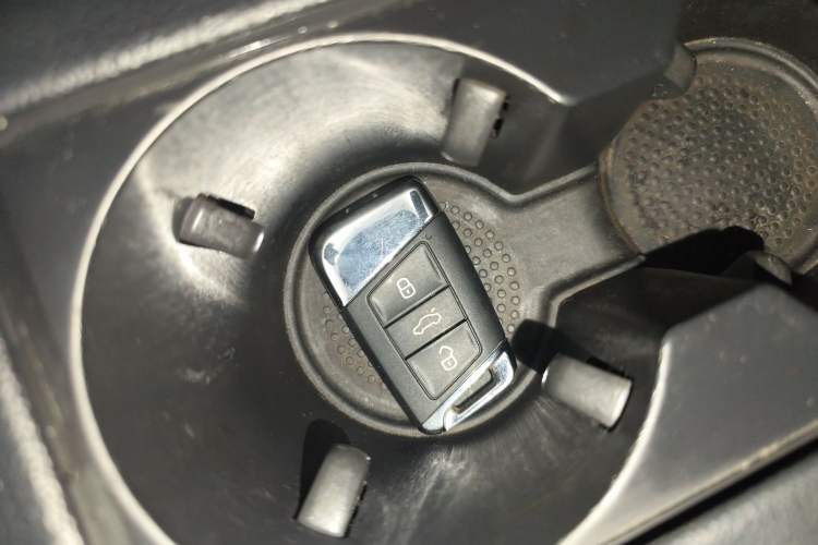 Used Volkswagen Magotan 2018 330TSI DSG Advanced Model Vehicle Key