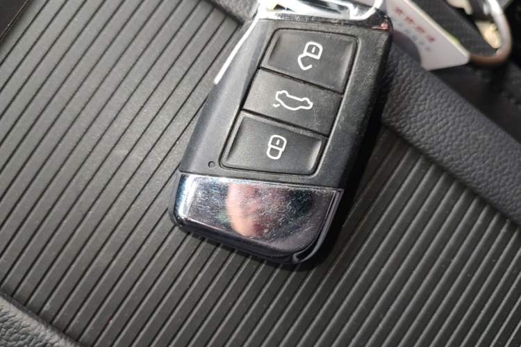 Used Volkswagen Magotan 2018 330TSI DSG Luxury Model Vehicle Key