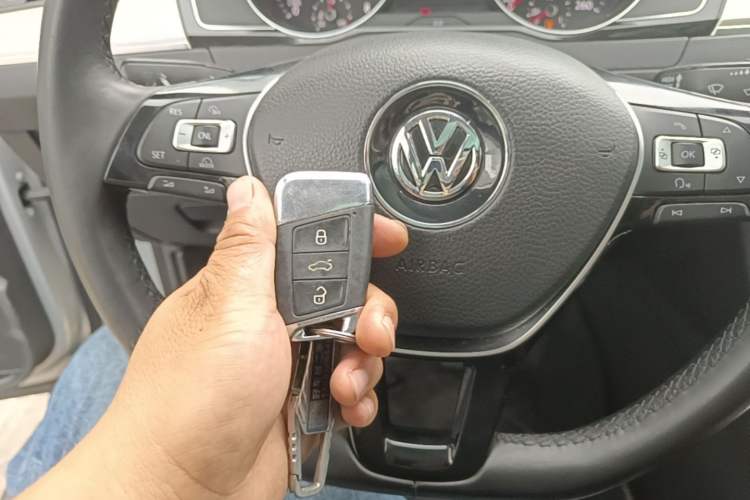Used Volkswagen Magotan 2018 330TSI DSG Advanced Model Vehicle Key
