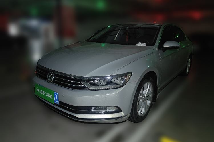 Used Volkswagen Magotan 2018 Facelift 330TSI DSG Luxury Model Guazi used car, China used car export, Used car for sale, Used cars, Cheapest cars for sale