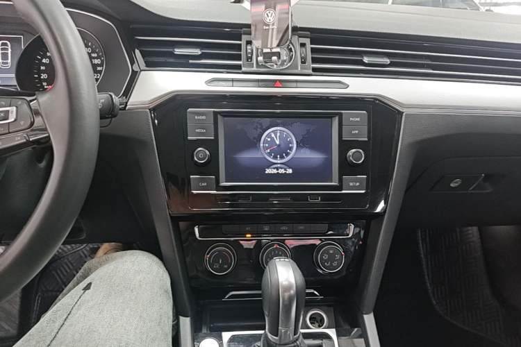 Used Volkswagen Magotan 2018 330TSI DSG Advanced Model Audio And AC Panel