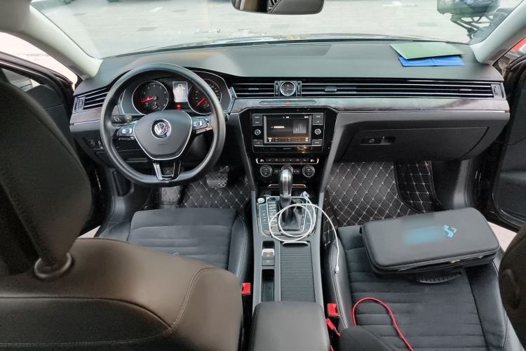 Used Volkswagen Magotan 2018 330TSI DSG Luxury Model Center Console