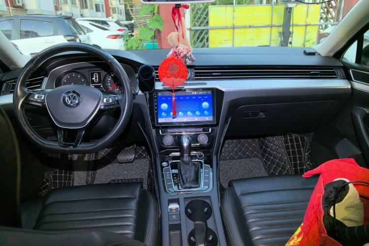 Used Volkswagen Magotan 2018 330TSI DSG Advanced Model Center Console