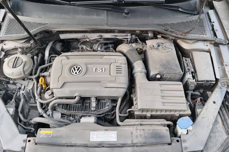 Used Volkswagen Magotan 2018 330TSI DSG Luxury Model Engine Bay