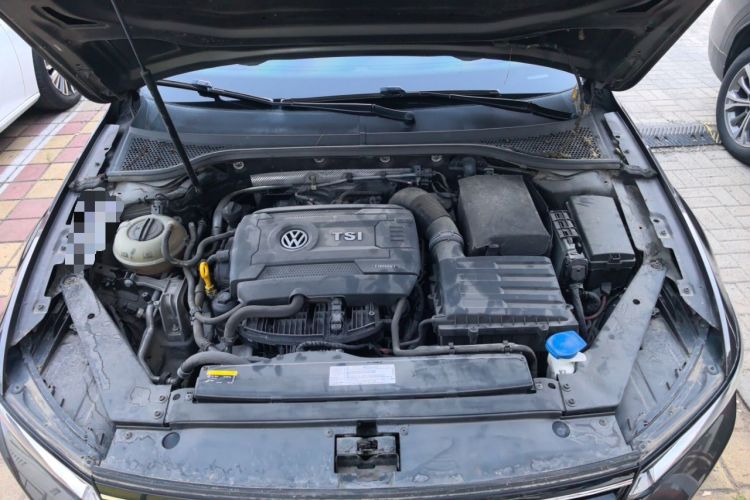Used Volkswagen Magotan 2018 330TSI DSG Advanced Model Engine Bay