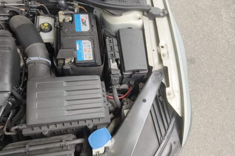 Used Volkswagen Magotan 2018 330TSI DSG Luxury Model Engine Bay Left