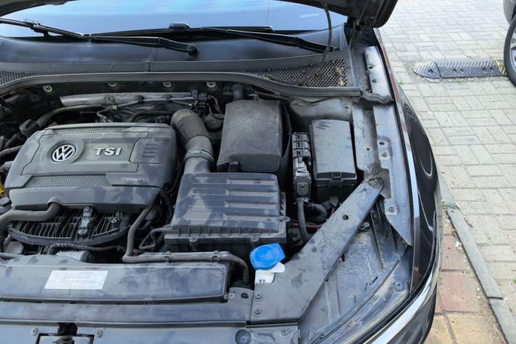 Used Volkswagen Magotan 2018 330TSI DSG Advanced Model Engine Bay Left