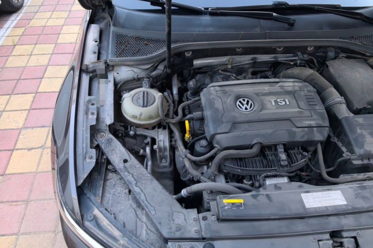 Used Volkswagen Magotan 2018 330TSI DSG Advanced Model Engine Bay Right