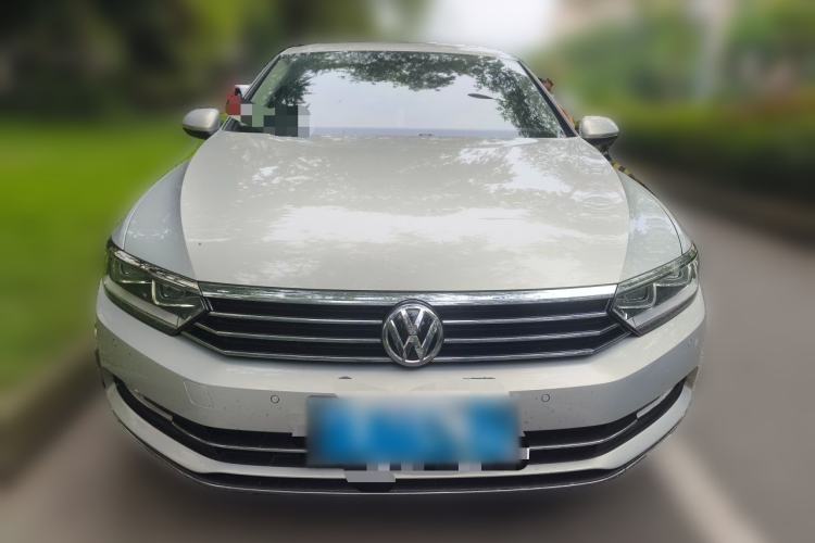 Used Volkswagen Magotan 2018 330TSI DSG Luxury Model Front