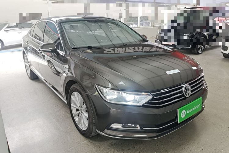 Used Volkswagen Magotan 2018 330TSI DSG Advanced Model Front Right 45 Deg