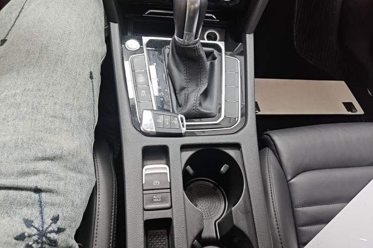 Used Volkswagen Magotan 2018 330TSI DSG Advanced Model Gear Lever